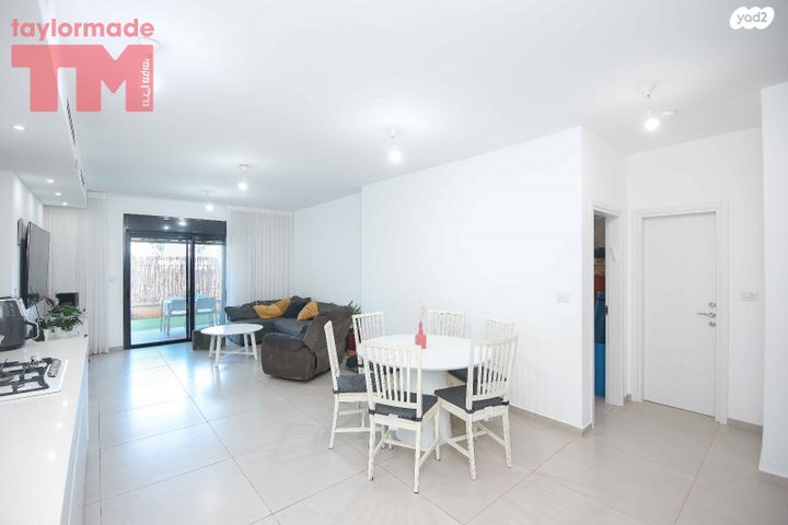 דירת גן, שעורה, עמירם, פרדס חנה כרכור