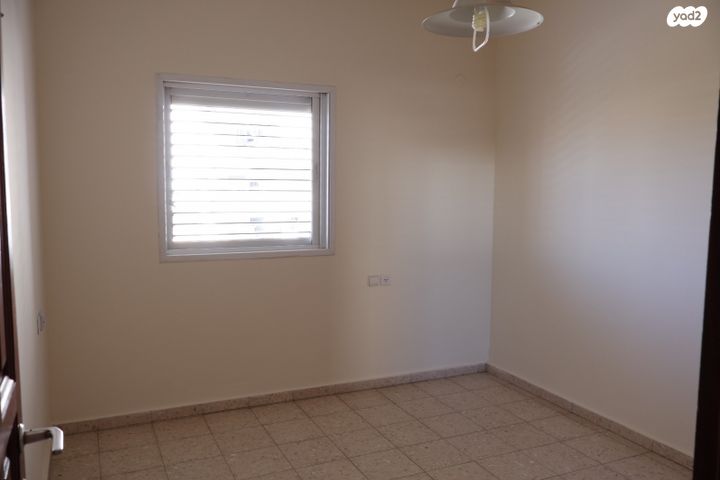 הרב זכריה מדאר 