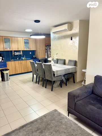 דירה, שמחה הולצברג, פסגת זאב, ירושלים