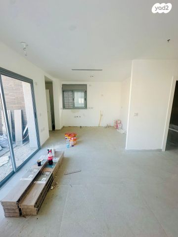 גג/ פנטהאוז, בר יוחאי, רמת גן