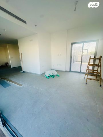 גג/ פנטהאוז, בר יוחאי, רמת גן