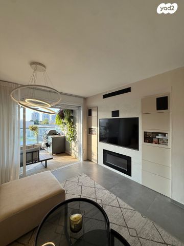 דירה, זלמן שז"ר 29, נווה עופר, תל כביר, תל אביב יפו