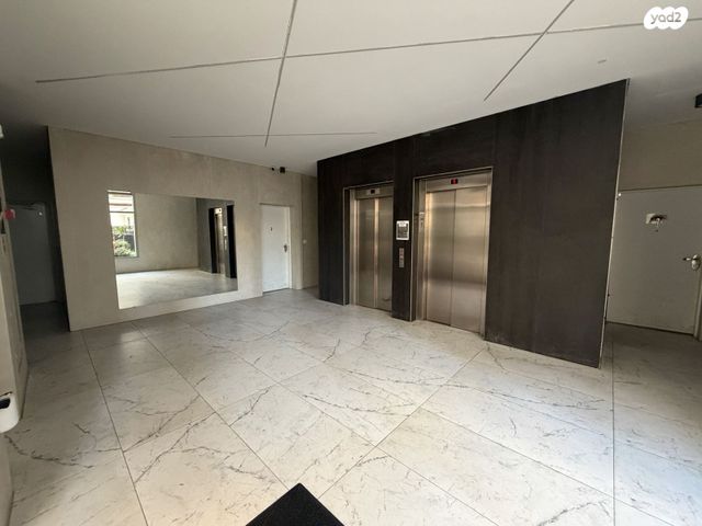 דירה, ז'בוטינסקי 12, רעננה