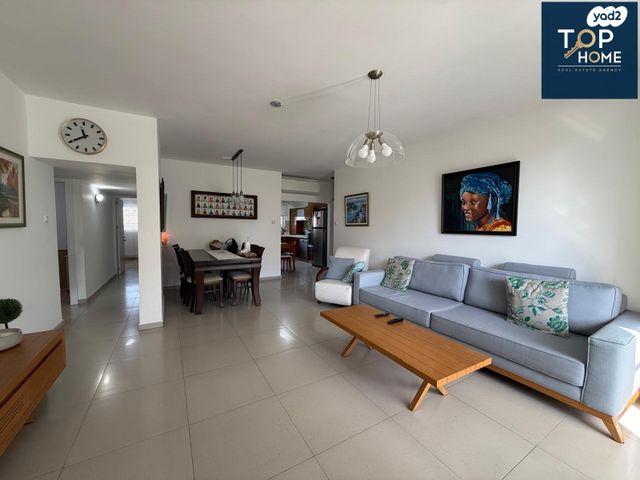 דירה, אירוס הארגמן, גבעת האירוסים, נתניה