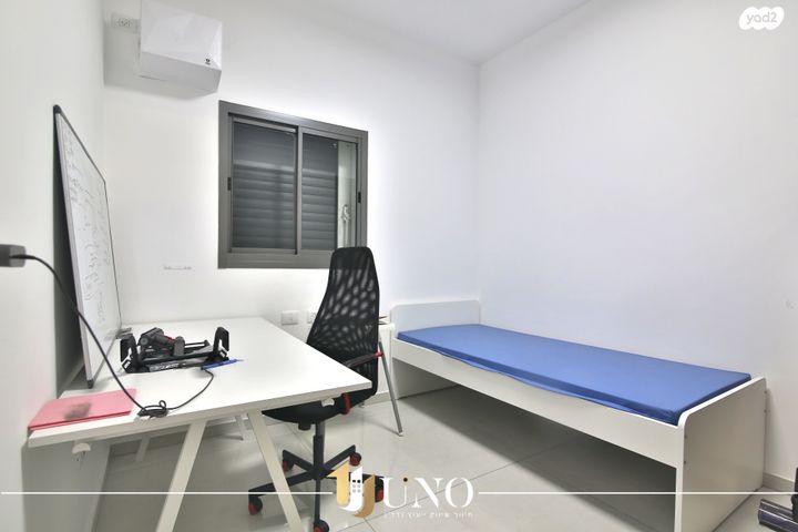 גג/ פנטהאוז, יוסף שילוח 4, משכנות האומנים, קרית מוצקין