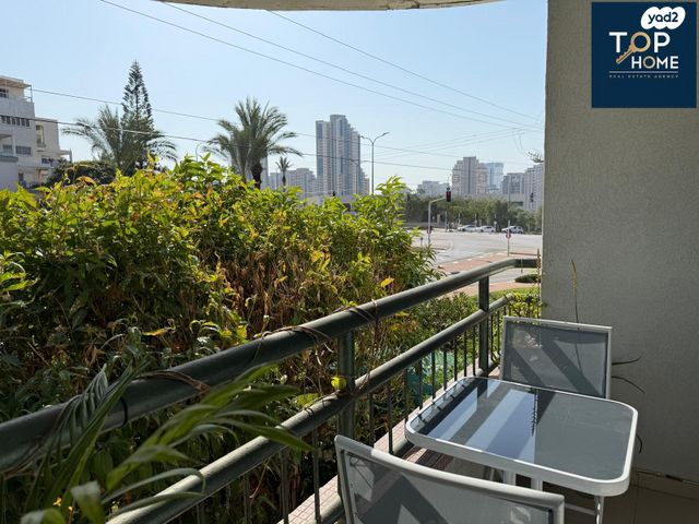 דירה, אירוס הארגמן, גבעת האירוסים, נתניה