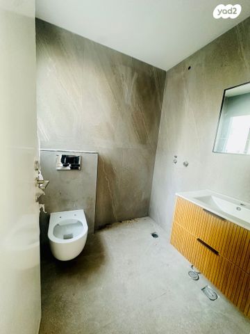 גג/ פנטהאוז, בר יוחאי, רמת גן