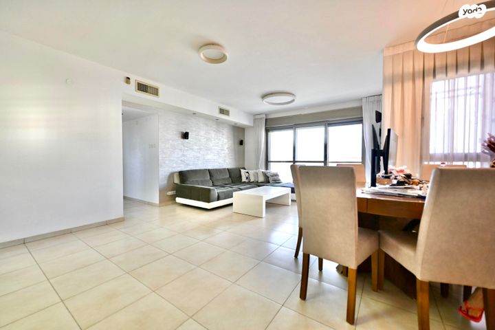 דירה, האימהות, סביוני נצר סירני, נס ציונה