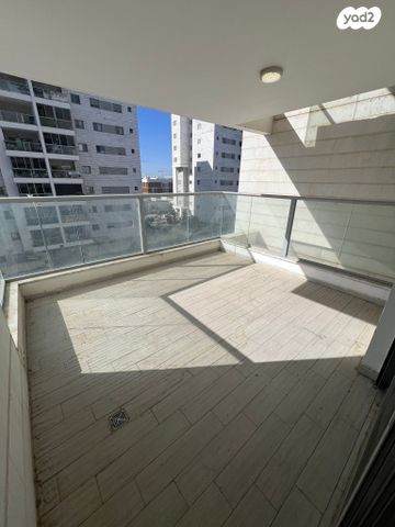 דירה, אריאל שרון, נווה שרון / שער העיר, נתיבות