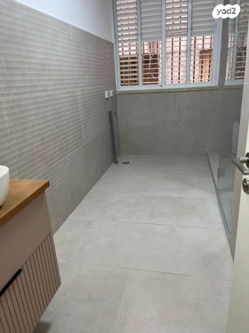 דירה, הדגל העברי, כצנלסון, ראשון לציון