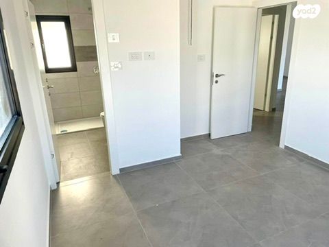 דירה, הקוממיות, בת ים