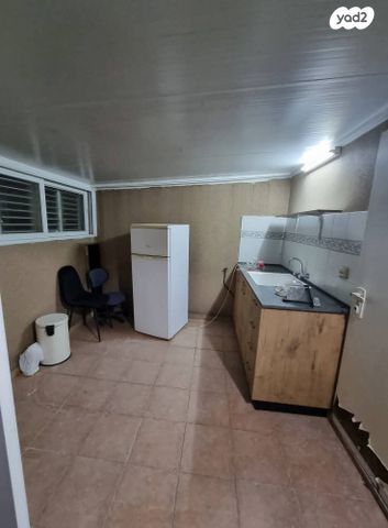 גג/ פנטהאוז, סעדיה גאון, גרין ועם, חולון