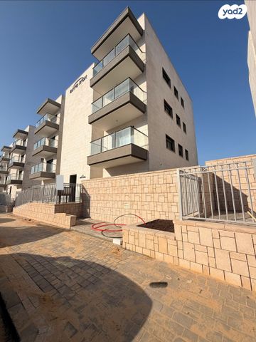 גן יבנה מערב