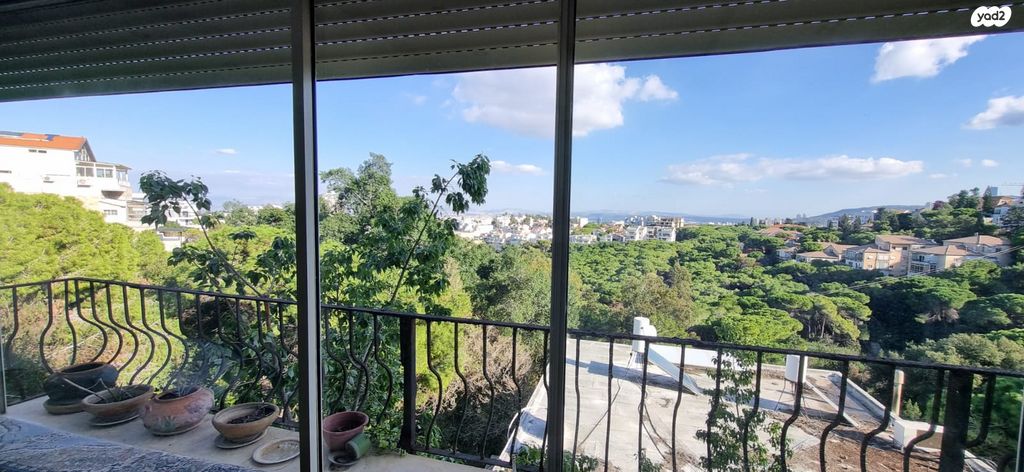 דירה, שדרות מוריה, מרכז הכרמל, חיפה