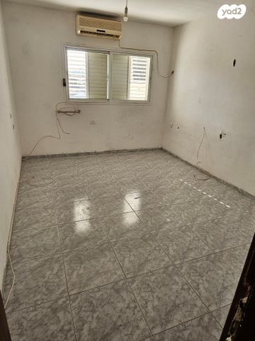 בניין מגורים, השיטה 6, התקוה, בית יעקב, נווה צה"ל, תל אביב יפו