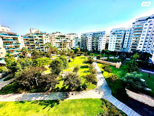 הגוש הגדול, רמת אביב החדשה, נופי ים