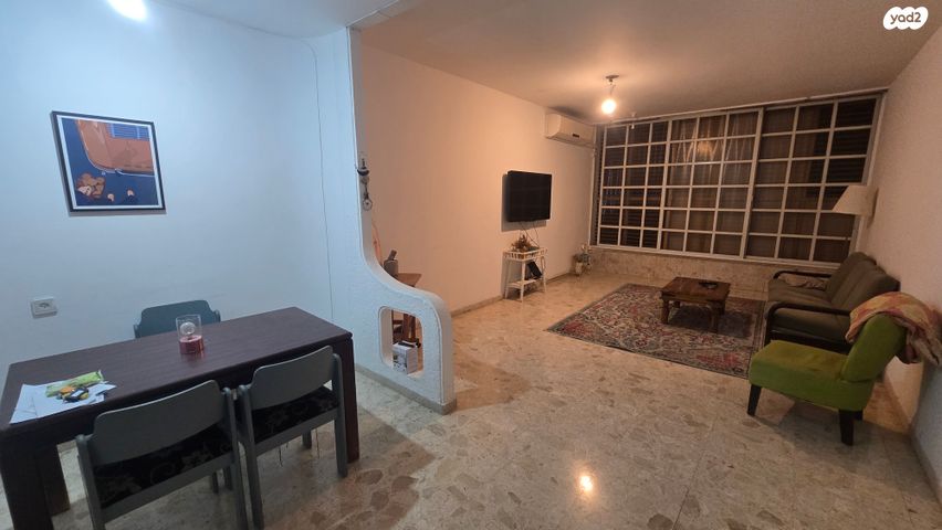 גג/ פנטהאוז, כפר גנים א, פתח תקווה