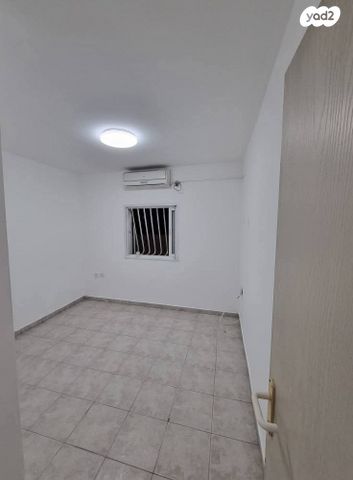 גג/ פנטהאוז, סעדיה גאון, גרין ועם, חולון