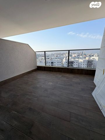 דירה, דרך ארץ, עיר היין, אשקלון