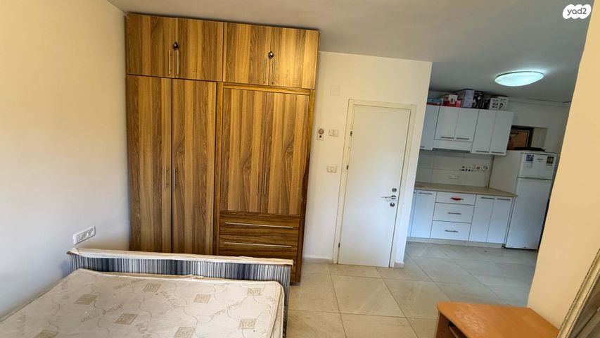 דירה, הרב הרצוג 10, עכו