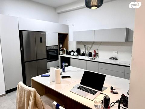 דירה, הקוממיות, בת ים