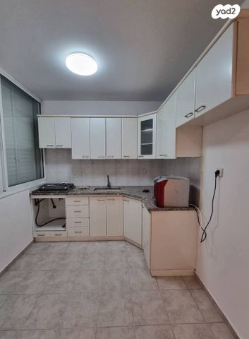 גג/ פנטהאוז, סעדיה גאון, גרין ועם, חולון