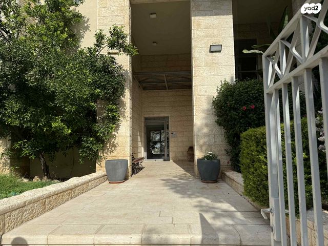 גג/ פנטהאוז, נצרת