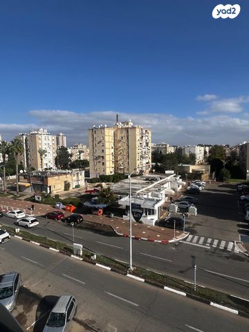 דירה, הרב הרצוג, עכו