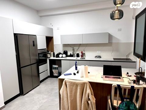 דירה, הקוממיות, בת ים