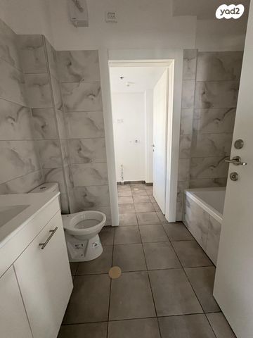 דירה, דרך ארץ, עיר היין, אשקלון