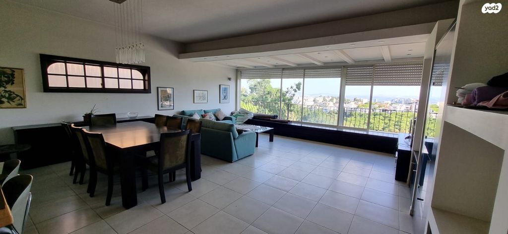 דירה, שדרות מוריה, מרכז הכרמל, חיפה