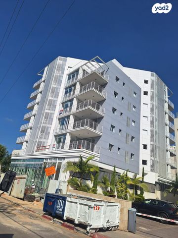 דירה, בן יהודה 30, הרצליה הצעירה, הרצליה