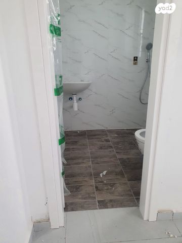 דירת גן, המציל היהודי 7, ברנע, אשקלון