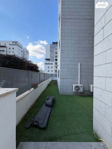 דירת גן, נתיבות