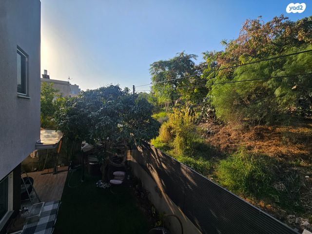 דו משפחתי, צפרירים, חברת חשמל, גבעתיים