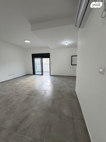 דירת גן, נתיבות