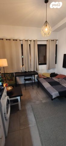 דירה, שרה 4, שער פלמר, תחנת רכבת השמונה, חיפה