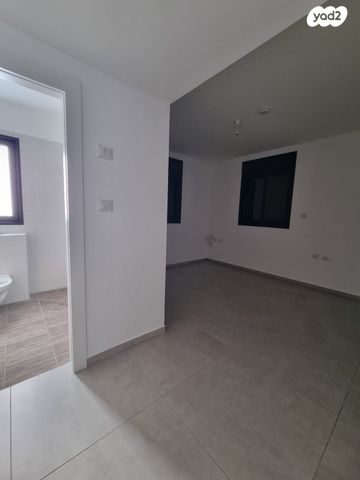 דירה, שקמים ואגמים, אשקלון