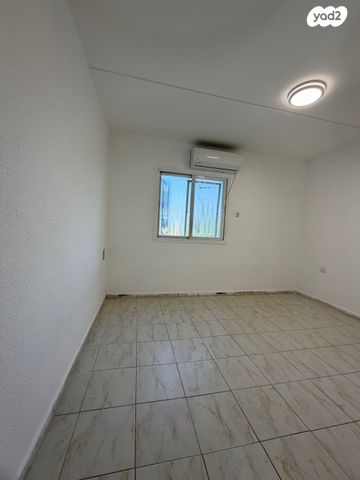 דירה, יהודה בורלא 5, צור שלום, קרית ביאליק