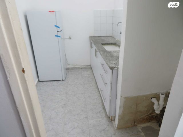 דירה, ירמיהו 6, הנביאים, קרית גת