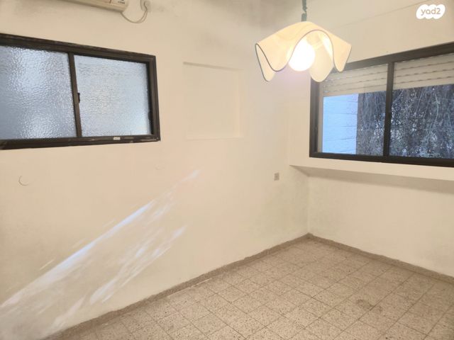 דו משפחתי, גלבוע, זיו, חיפה