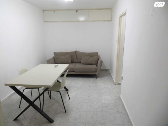 דירה, ירמיהו 6, הנביאים, קרית גת