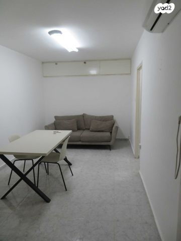 דירה, ירמיהו 6, הנביאים, קרית גת