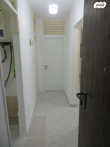 דירה, ירמיהו 6, הנביאים, קרית גת