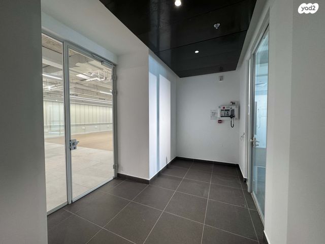 משרדים, קיסריה