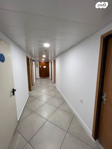 משרדים, דרך זאב ז'בוטינסקי 33, תל בנימין, רמת גן