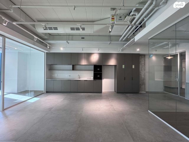 משרדים, קיסריה