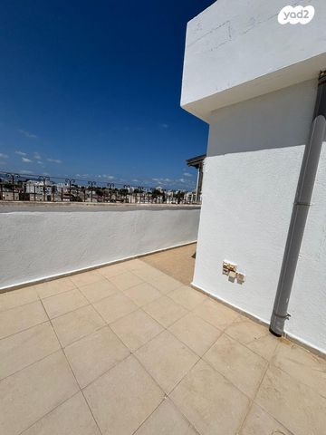 משרדים, שדרות בן גוריון 63, מרכז העיר, סביניה, הוותיקה, קרית ביאליק