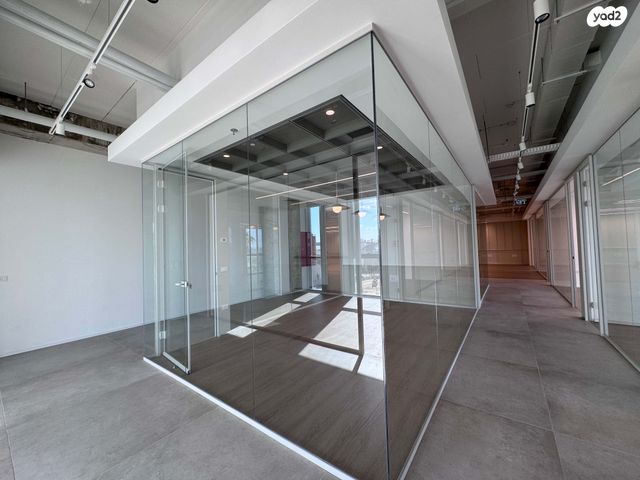 משרדים, קיסריה