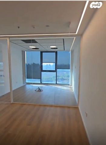 משרדים, החרש 15, הוד השרון